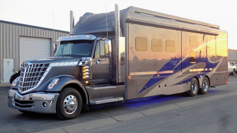 Show Hauler MotorCoach Bunk House