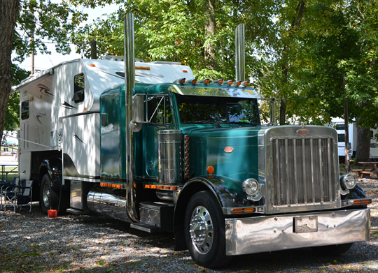 Peterbilt-Lance 1181 rig