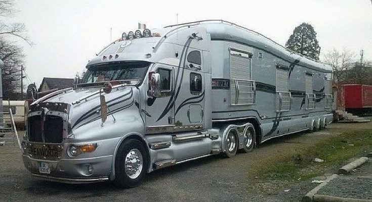 OK Now this is a Luxury Motorhome