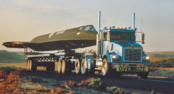 Kenworth T800s were used to move a SR-71 Blackbird